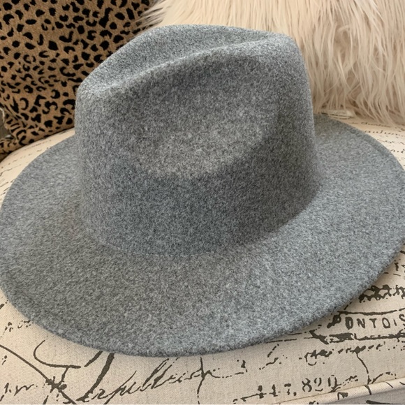 LN UNIVERSAL THREAD HAT 3” BRIM. 13” L x 12”W. 100% POLYESTER. - Picture 3 of 13